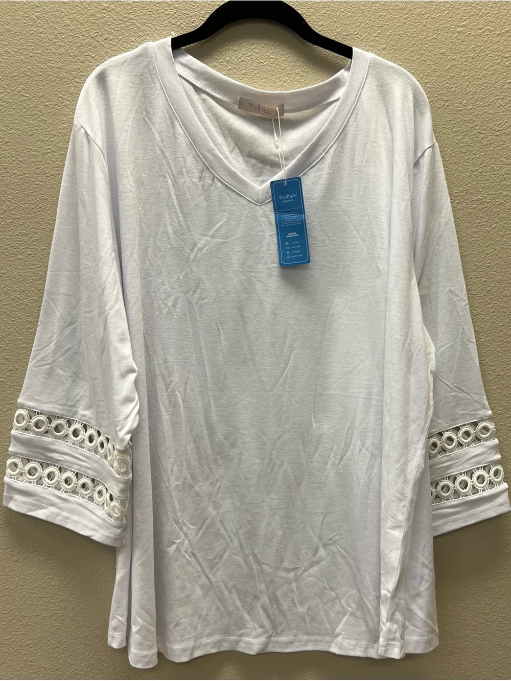 Wellsize - 3XL NEW/TAGS Women's White V-Neck Crochet Sleeve Top